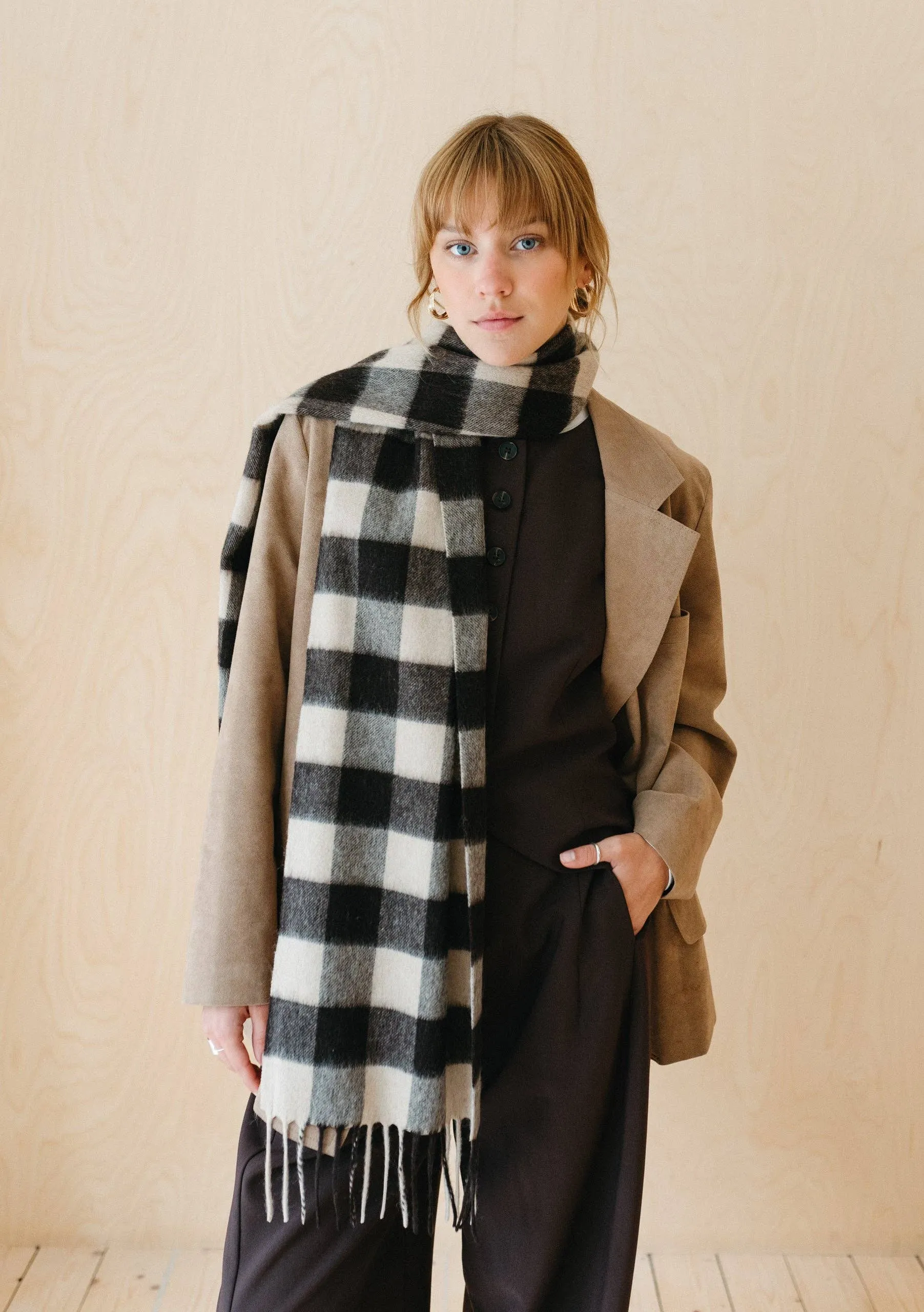 Lambswool Scarf in Black Gingham